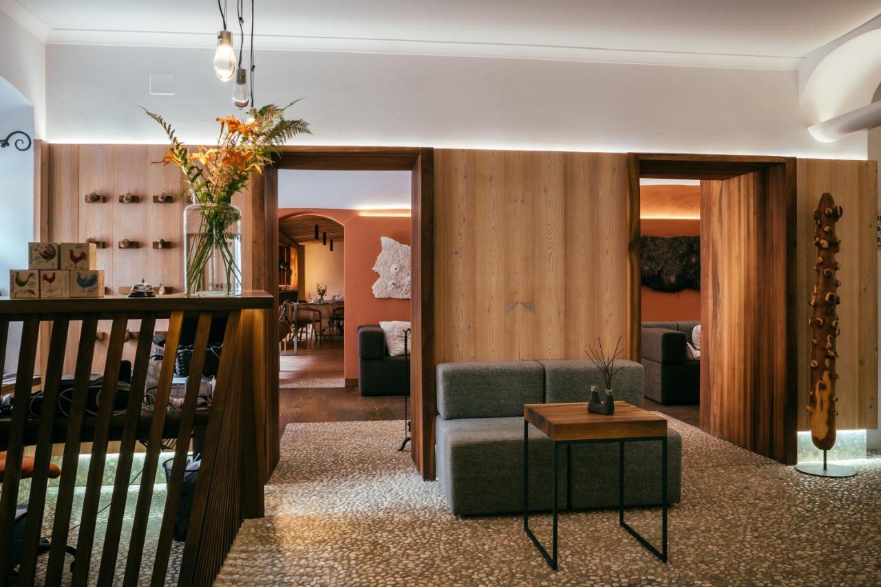 House Raduha Hotel Luce Bagian luar foto