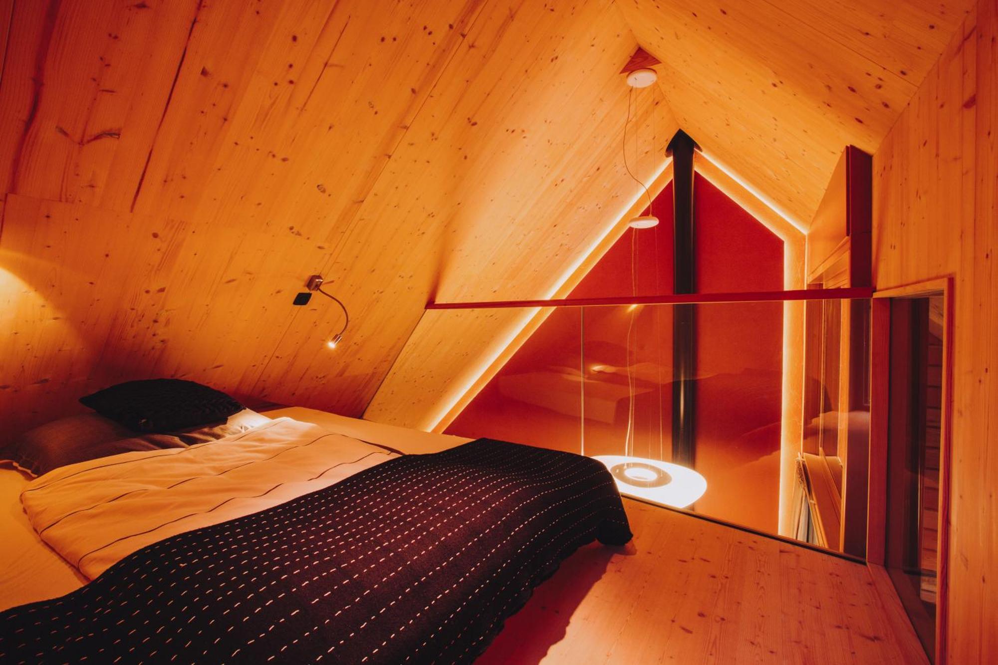 House Raduha Hotel Luce Bagian luar foto