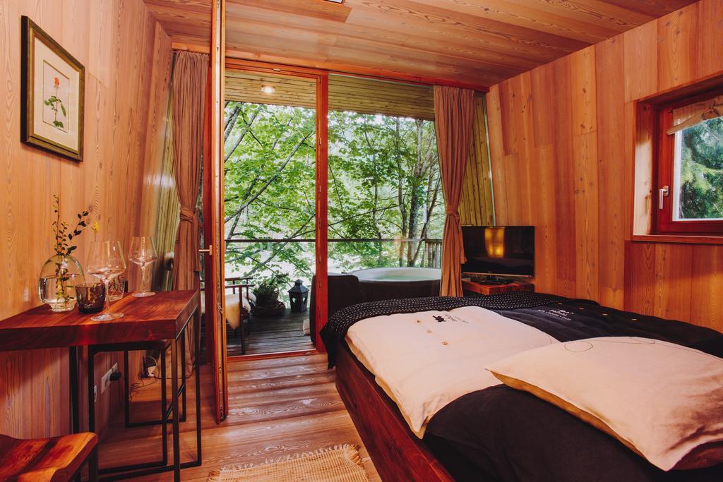 House Raduha Hotel Luce Bagian luar foto